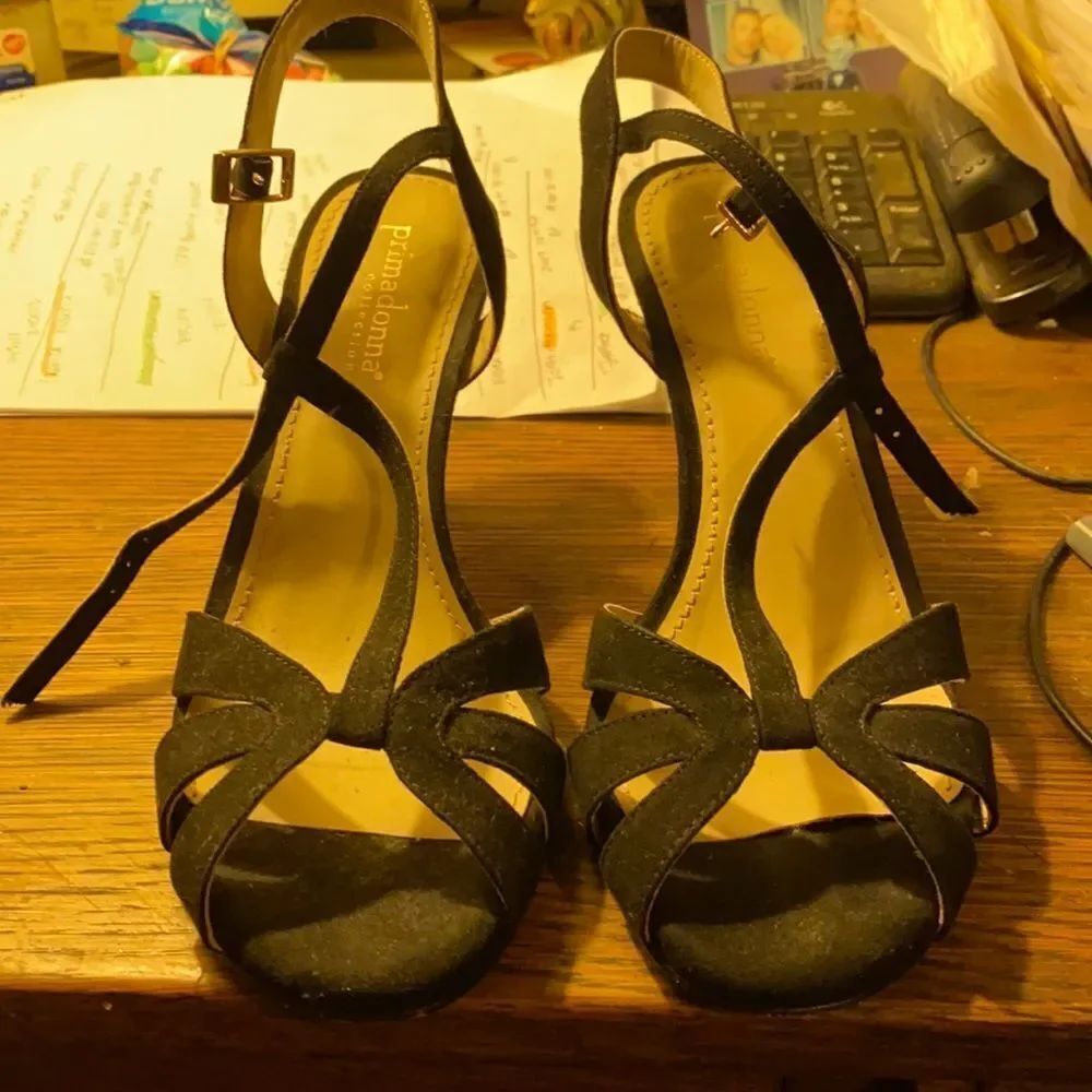 Primadonna collection velour heels sz. 37